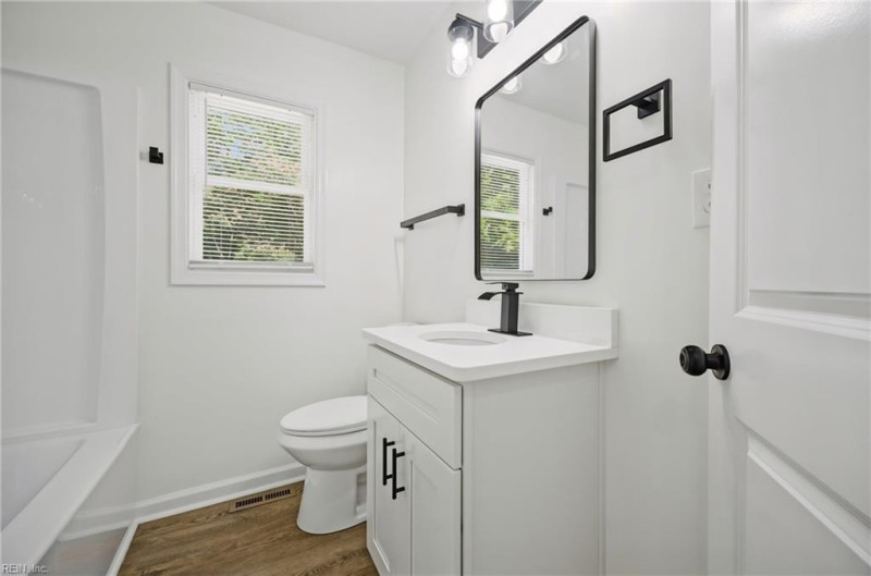 Photo 17 of 44 residential for sale in Newport News virginia