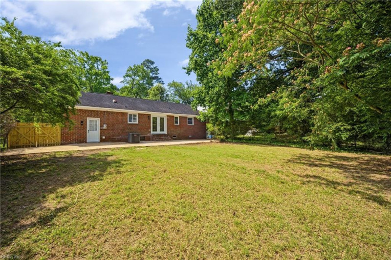 Photo 27 of 44 residential for sale in Newport News virginia