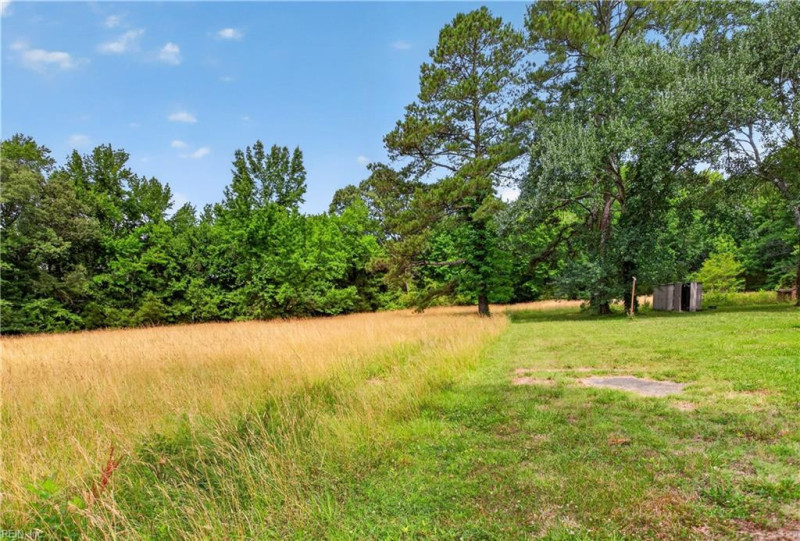 Photo 6 of 13 residential for sale in Virginia Beach virginia