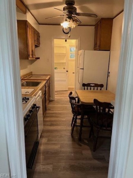 Photo 11 of 25 residential for sale in Norfolk virginia