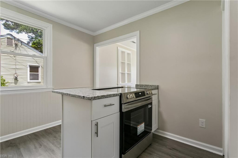 Photo 15 of 32 residential for sale in Hampton virginia