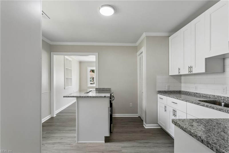 Photo 17 of 32 residential for sale in Hampton virginia