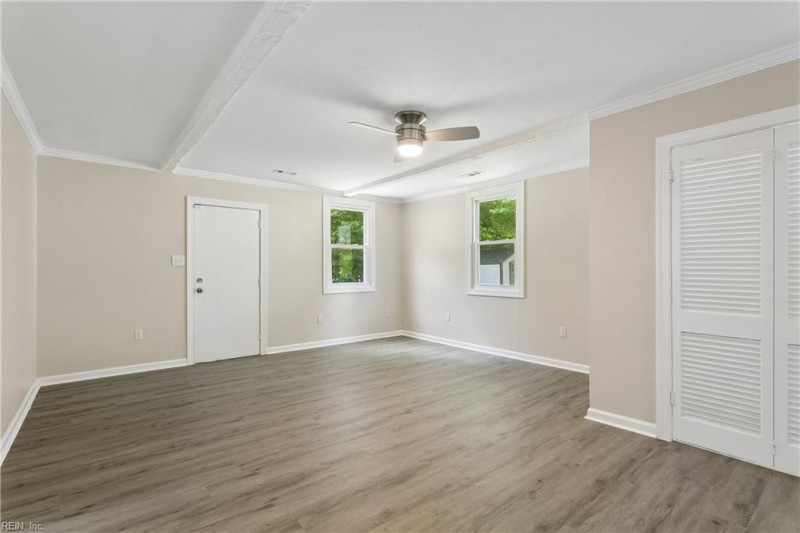 Photo 18 of 32 residential for sale in Hampton virginia