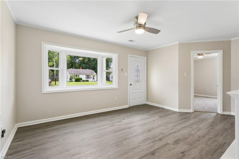 Photo 5 of 32 residential for sale in Hampton virginia