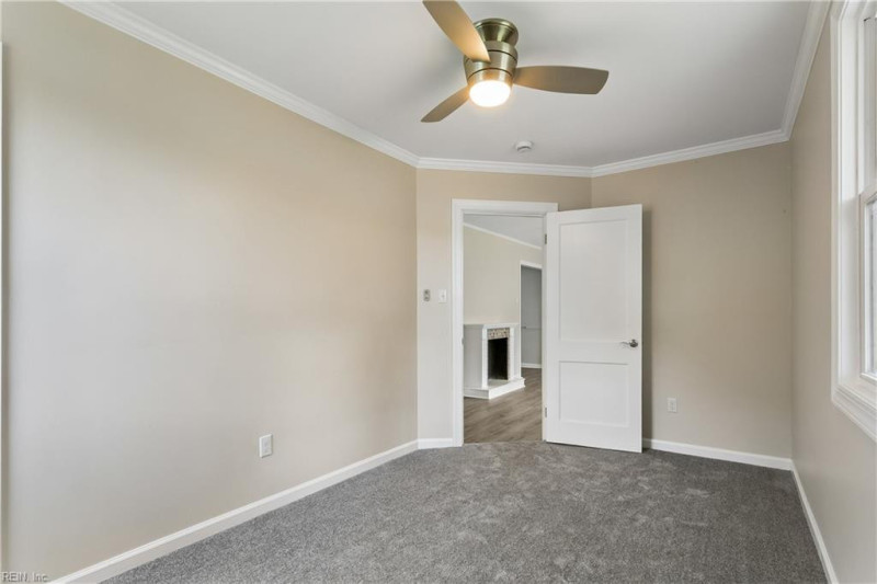 Photo 9 of 32 residential for sale in Hampton virginia