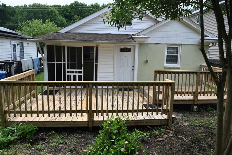 Photo 2 of 2 residential for sale in Chesapeake virginia