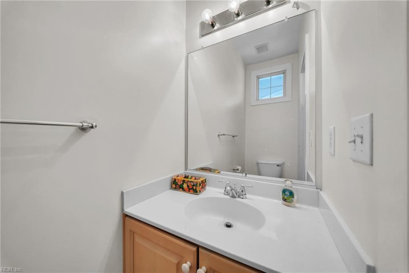 Photo 15 of 33 residential for sale in Hampton virginia
