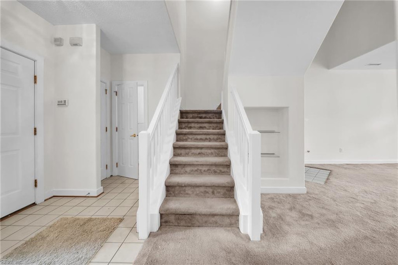 Photo 17 of 33 residential for sale in Hampton virginia