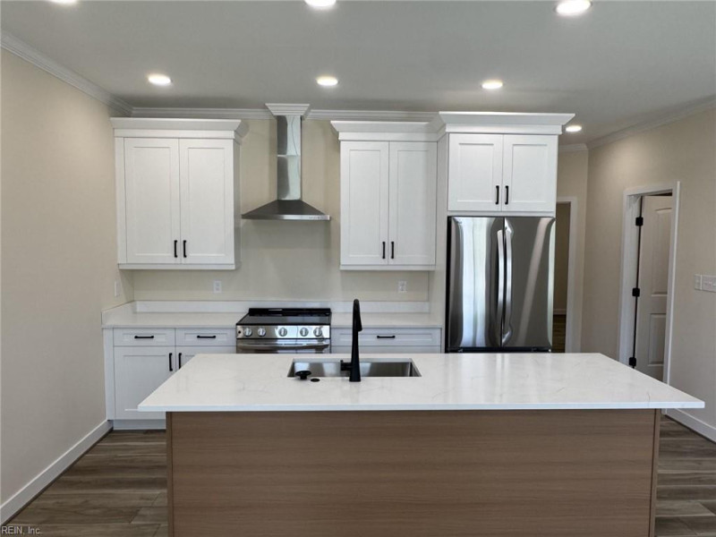 Photo 10 of 33 residential for sale in Poquoson virginia