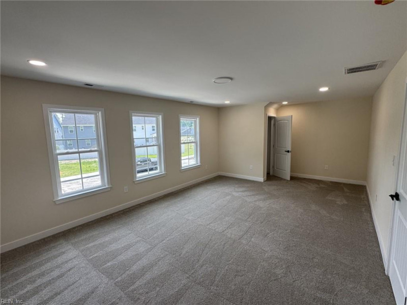 Photo 18 of 33 residential for sale in Poquoson virginia
