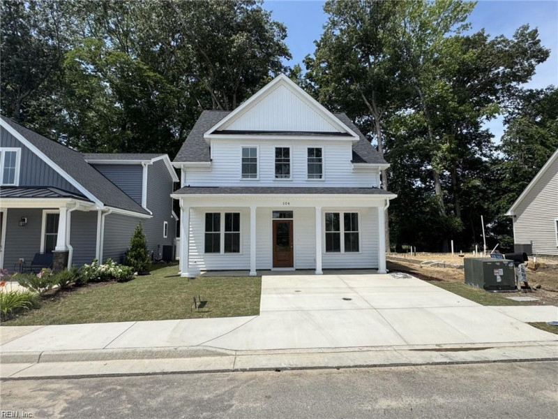 Photo 2 of 33 residential for sale in Poquoson virginia