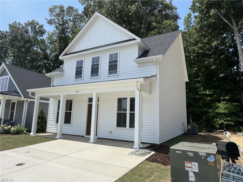 Photo 3 of 33 residential for sale in Poquoson virginia