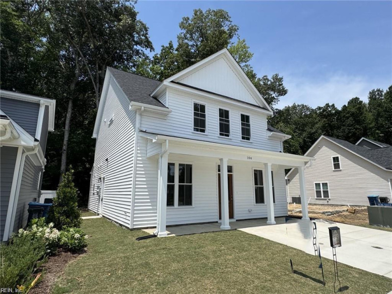 Photo 4 of 33 residential for sale in Poquoson virginia