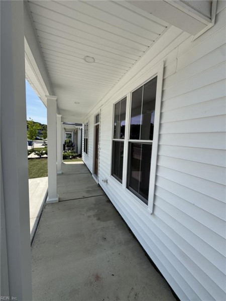 Photo 5 of 33 residential for sale in Poquoson virginia
