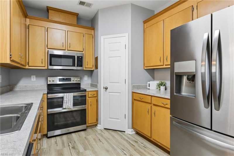 Photo 2 of 41 residential for sale in James City County virginia