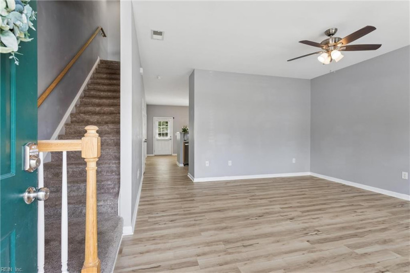 Photo 9 of 41 residential for sale in James City County virginia