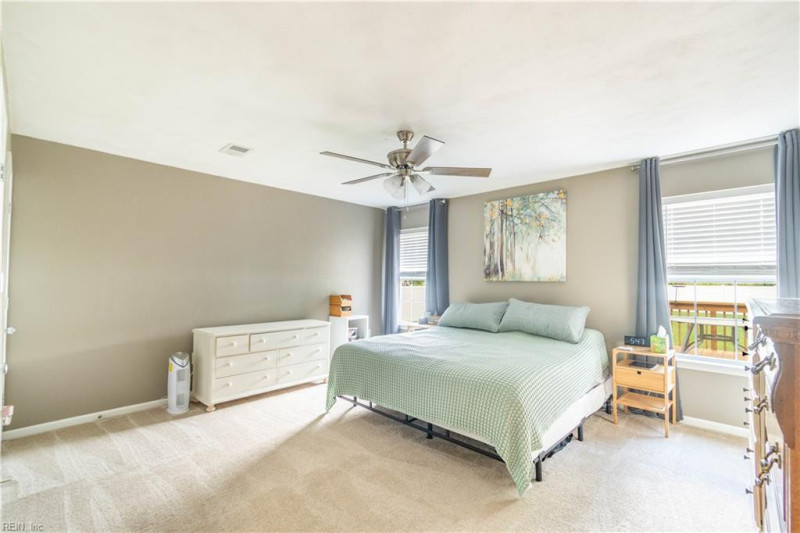 Photo 14 of 32 residential for sale in Suffolk virginia