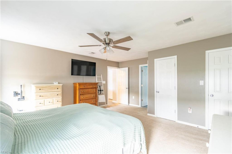 Photo 15 of 32 residential for sale in Suffolk virginia