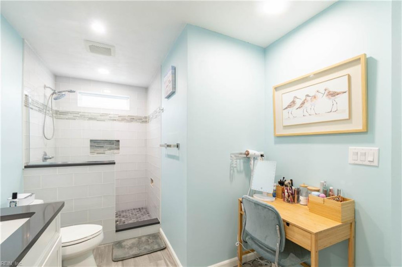 Photo 17 of 32 residential for sale in Suffolk virginia