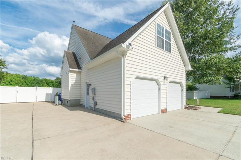 Photo 2 of 32 residential for sale in Suffolk virginia