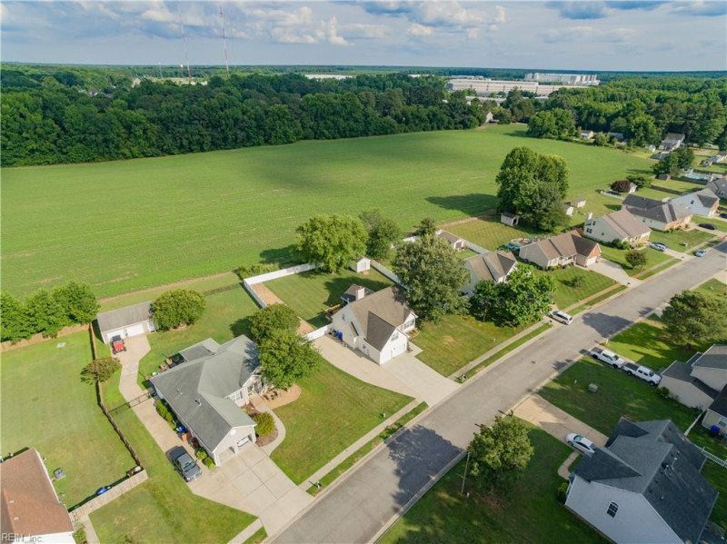 Photo 4 of 32 residential for sale in Suffolk virginia