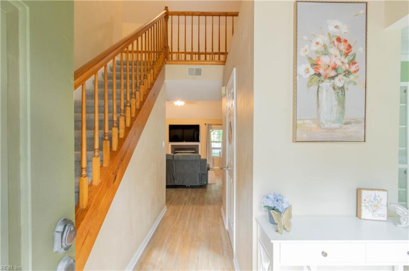Photo 5 of 32 residential for sale in Suffolk virginia