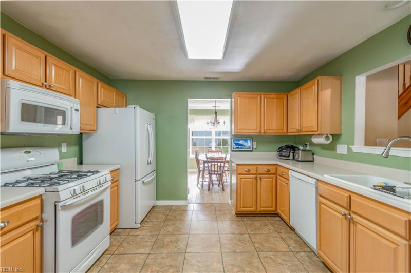 Photo 9 of 32 residential for sale in Suffolk virginia