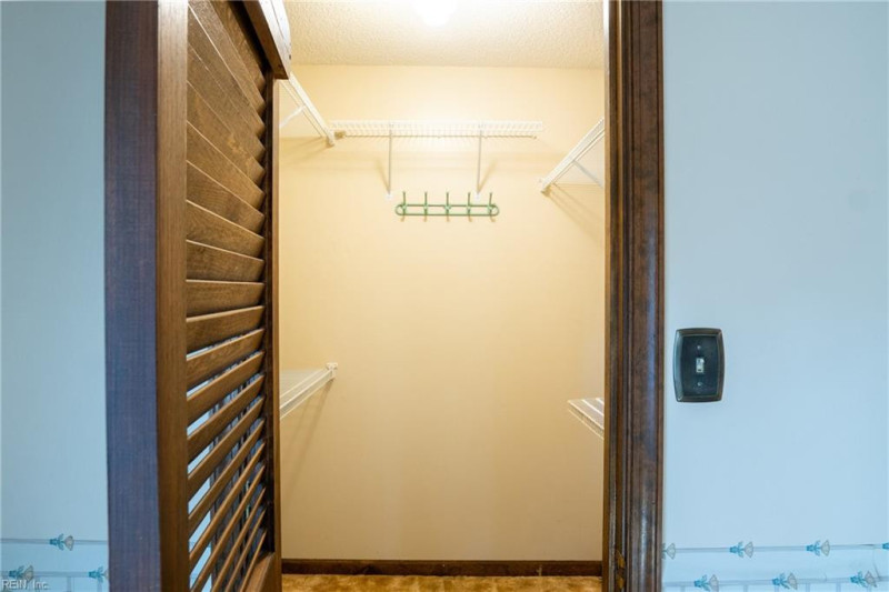 Photo 11 of 21 residential for sale in Hampton virginia