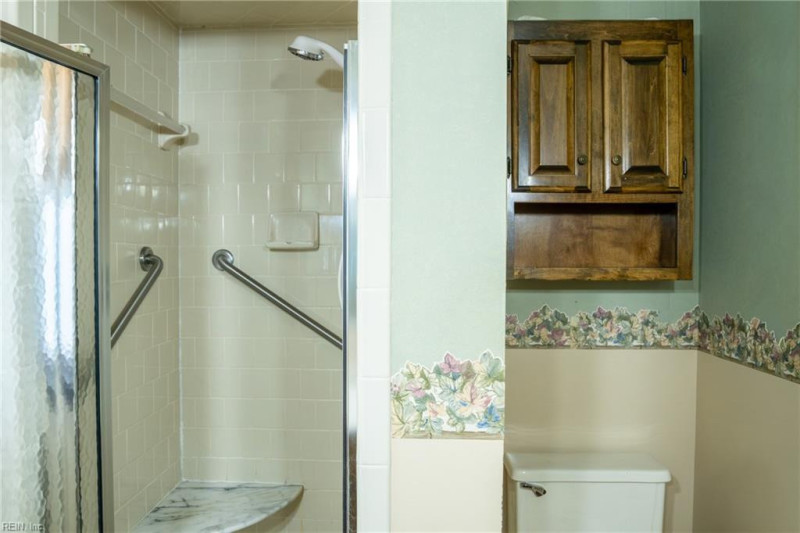 Photo 13 of 21 residential for sale in Hampton virginia