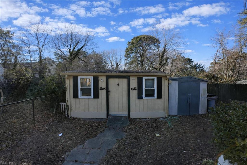 Photo 20 of 21 residential for sale in Hampton virginia