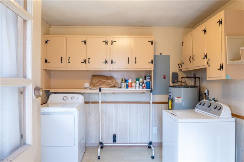 Photo 6 of 21 residential for sale in Hampton virginia