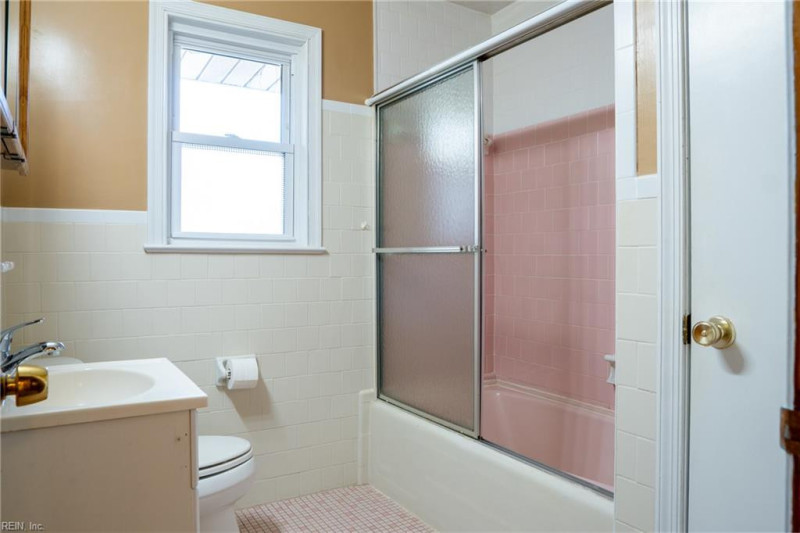 Photo 8 of 21 residential for sale in Hampton virginia