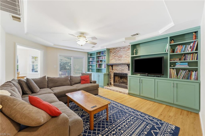 Photo 14 of 41 residential for sale in Virginia Beach virginia