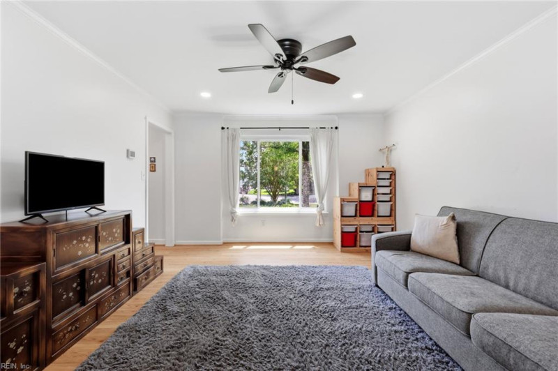 Photo 6 of 41 residential for sale in Virginia Beach virginia