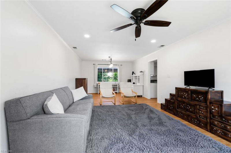 Photo 7 of 41 residential for sale in Virginia Beach virginia