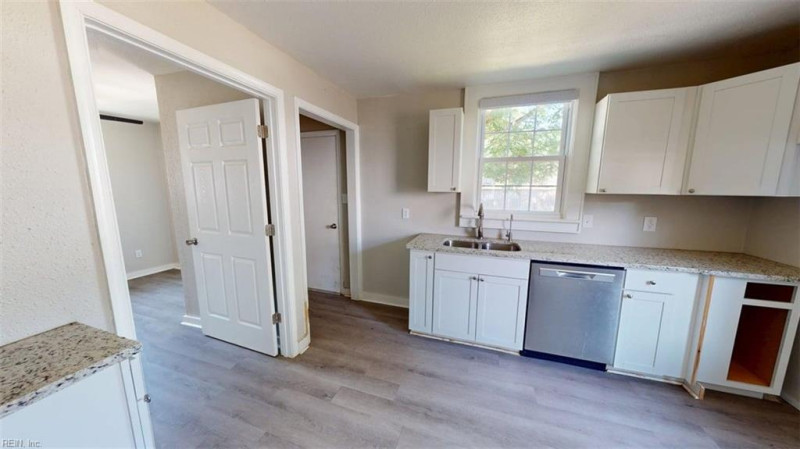 Photo 12 of 47 residential for sale in Suffolk virginia