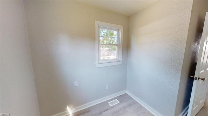 Photo 14 of 47 residential for sale in Suffolk virginia