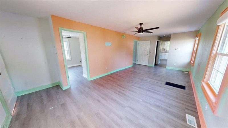 Photo 3 of 47 residential for sale in Suffolk virginia