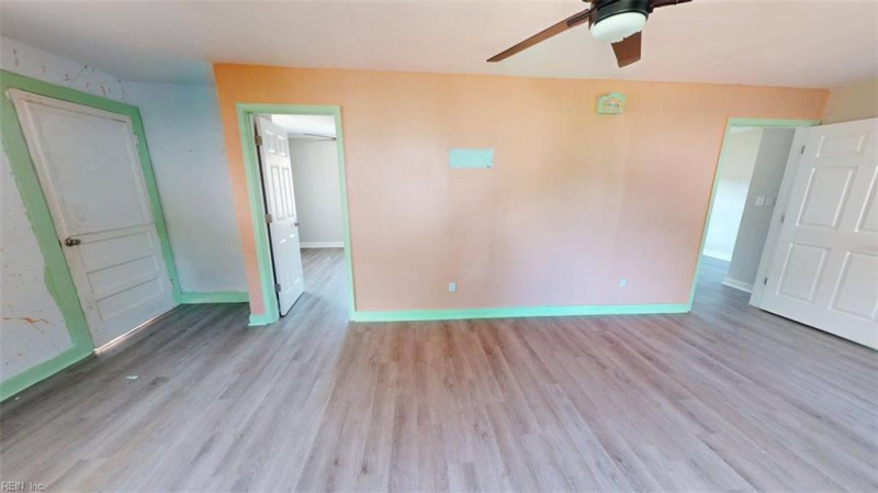 Photo 4 of 47 residential for sale in Suffolk virginia