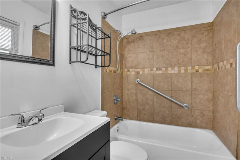 Photo 3 of 13 residential for sale in Hampton virginia