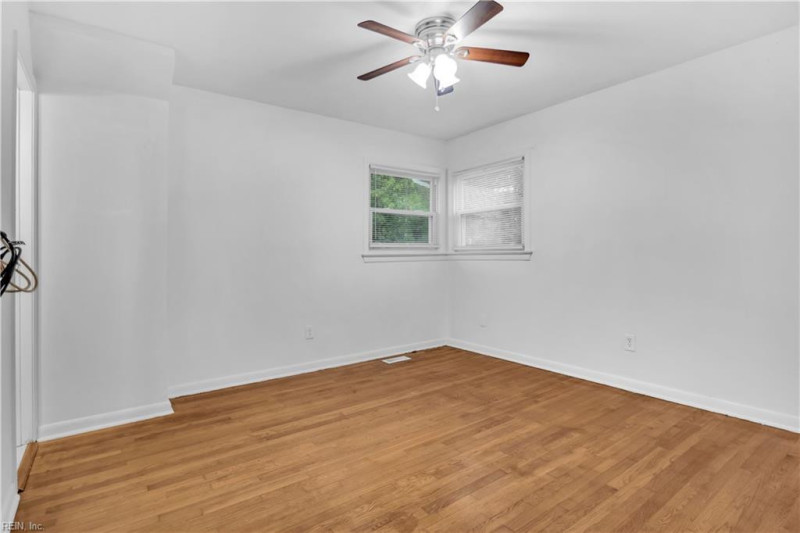 Photo 7 of 13 residential for sale in Hampton virginia