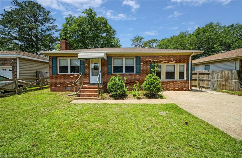 Photo 2 of 26 residential for sale in Chesapeake virginia