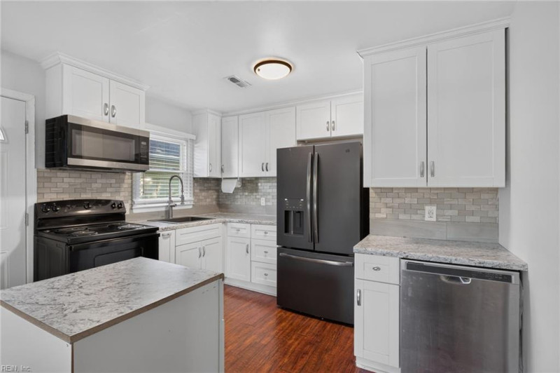 Photo 10 of 30 residential for sale in Hampton virginia