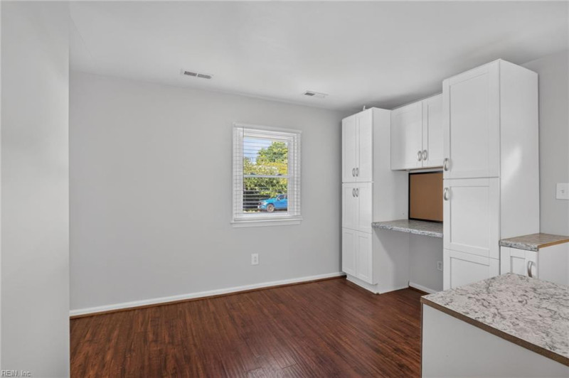 Photo 11 of 30 residential for sale in Hampton virginia