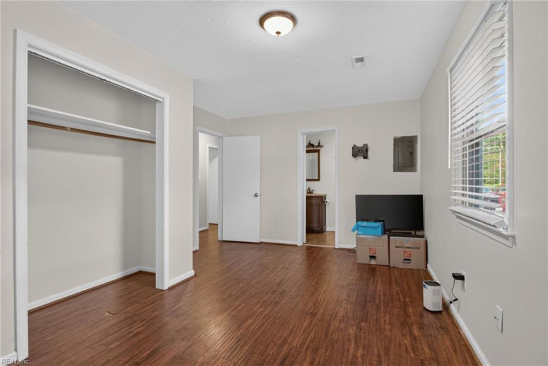 Photo 14 of 30 residential for sale in Hampton virginia