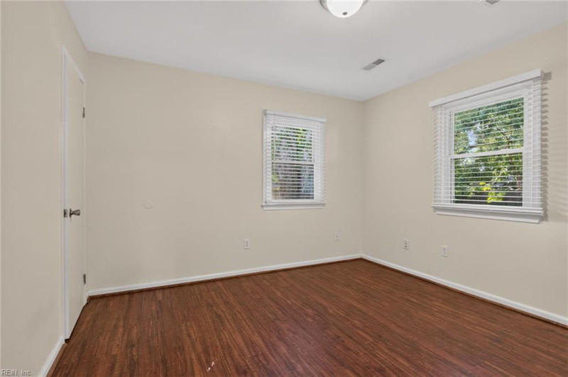 Photo 17 of 30 residential for sale in Hampton virginia