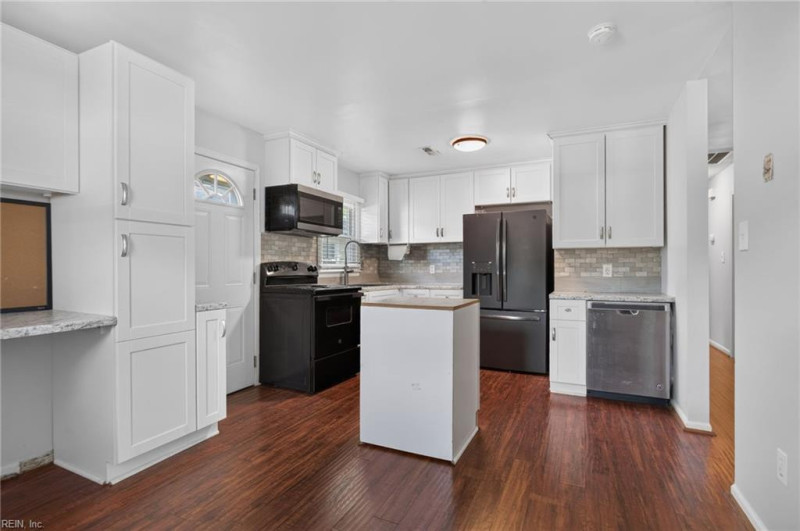 Photo 8 of 30 residential for sale in Hampton virginia