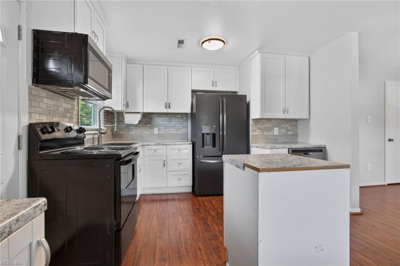 Photo 9 of 30 residential for sale in Hampton virginia