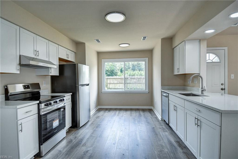 Photo 10 of 41 residential for sale in Virginia Beach virginia
