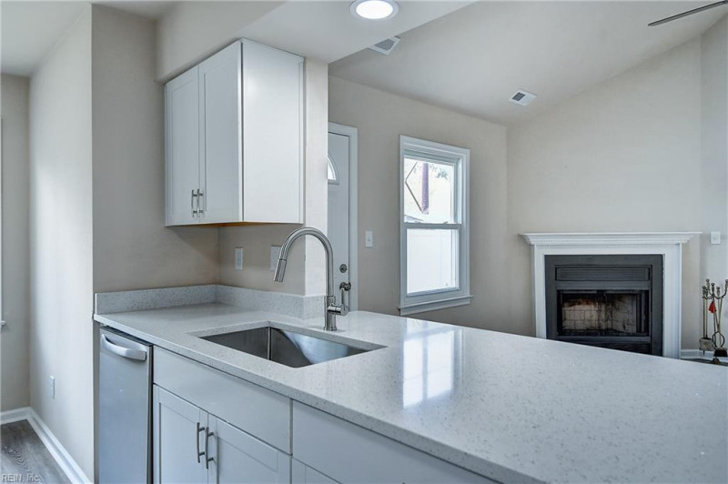 Photo 11 of 41 residential for sale in Virginia Beach virginia